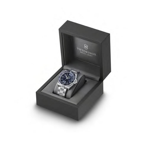 VICTORINOXVictorinox Maverick Large Men's Watch V242007 – Green Dial, Leather StrapWATCHESEcecile