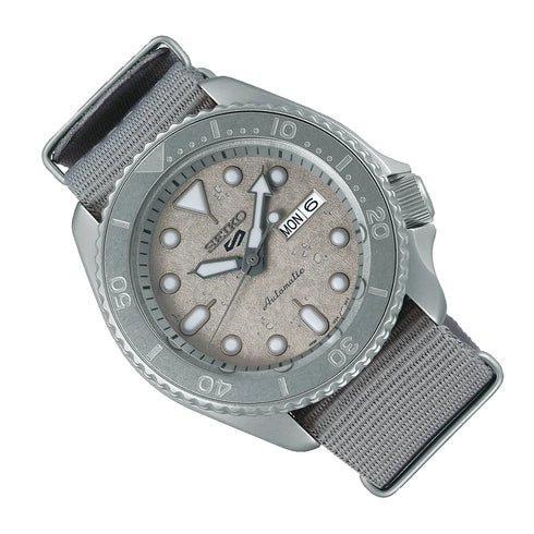 Seiko 5 Sports SRPG61K1 Orologio automatico da uomo - Quadrante grigio, cinturino in nylon