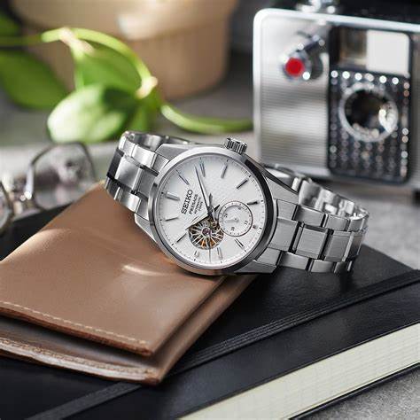 Seiko Presage SPB415J1 Reloj Automático para Hombre - 40.2mm Caja de Acero Inoxidable, Esfera Blanca Texturada, Diseño Corazón Abierto