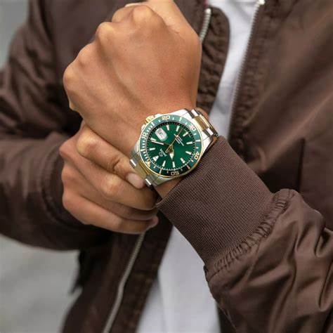 Jaguar Schweizer Quarz-Taucheruhr für Herren - Modell J863/4, zweifarbiger Edelstahl, grünes Zifferblatt