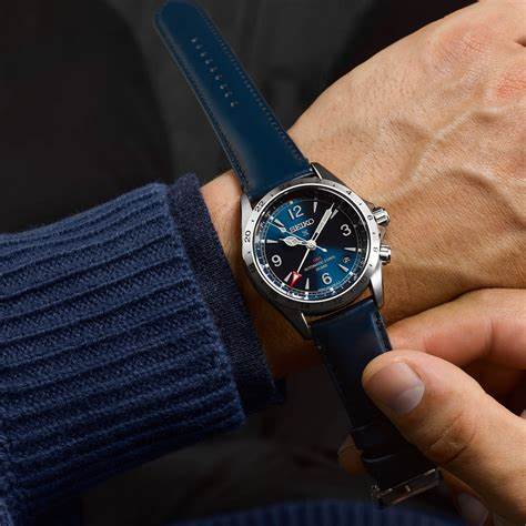 Seiko Prospex SPB377J1 Reloj GMT automático para hombre - Serie Alpinist, esfera azul, correa de piel azul