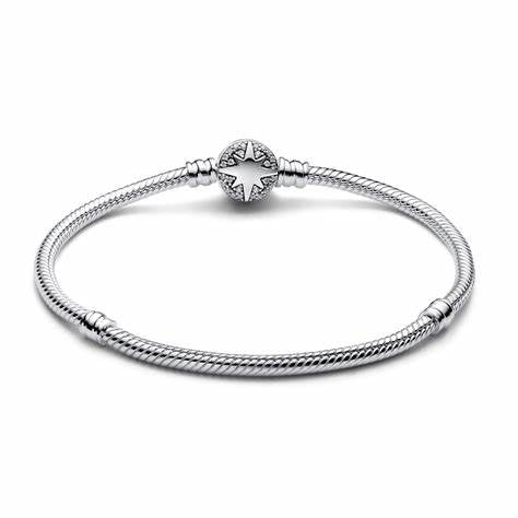 PANDORAPandora Moments 593584C01 - 19 Snake Chain Bracelet with North Star Clasp - Sterling Silver, Cubic Zirconia, 19cmBIJOUXEcecile