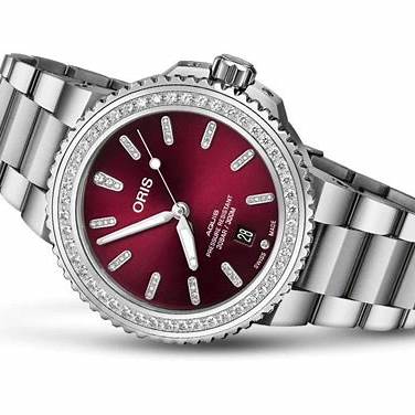 Oris Aquis Date Diamonds 41,5 mm - Quadrante rosso, 1,2 carati di diamanti, automatico