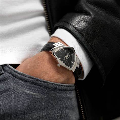 Hamilton Ventura Quartz H24411732 - Acero inoxidable, esfera negra, 32mm x 50mm
