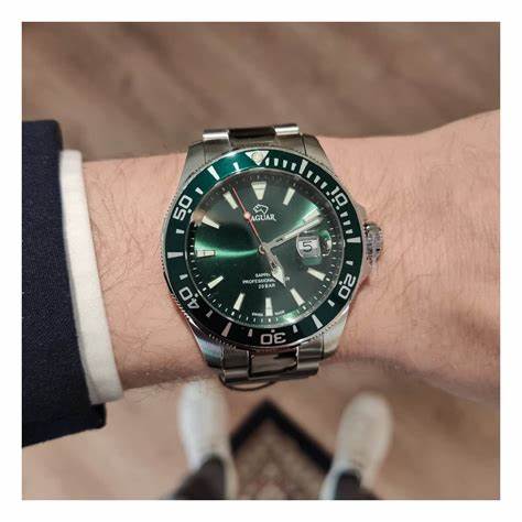 JAGUARJaguar Men's Swiss Quartz Professional Diver Watch - Model J860/B, Stainless Steel Case, Green Dial, Sapphire CrystalWATCHESEcecile