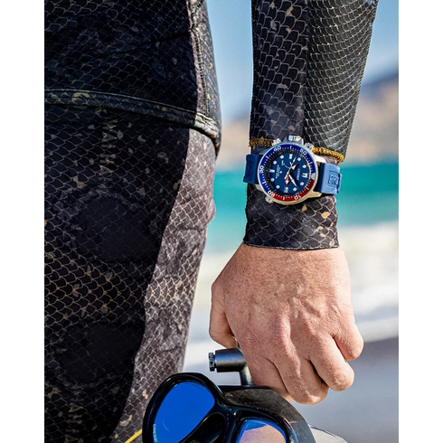 Reloj Citizen BN2038-01L Promaster Aqualand Eco-Drive Diver 200M para hombre, esfera azul, correa de poliuretano azul