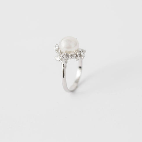 MAJORICAMajorica 16040 Women's Silver Ring with 8mm White Pearl & CZ LeavesBIJOUXEcecile