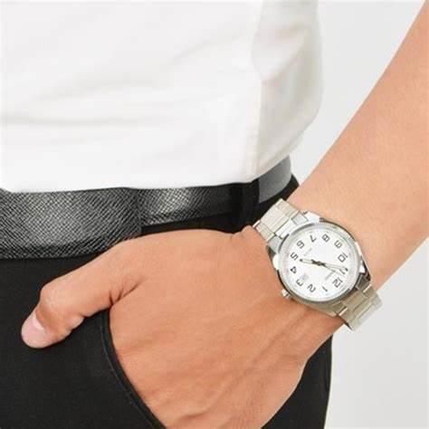CASIO & VINTAGECasio MTP - 1302D - 7BVDF Men's Analog Watch – White Dial with Stainless Steel BraceletWATCHESEcecile