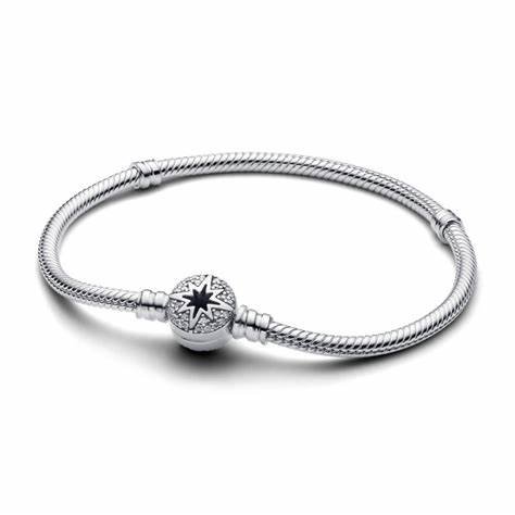 PANDORAPandora 593584C01 - 21 North Star Clasp Snake Chain Bracelet - Sterling Silver with Clear Cubic Zirconia, 21 cmBIJOUXEcecile