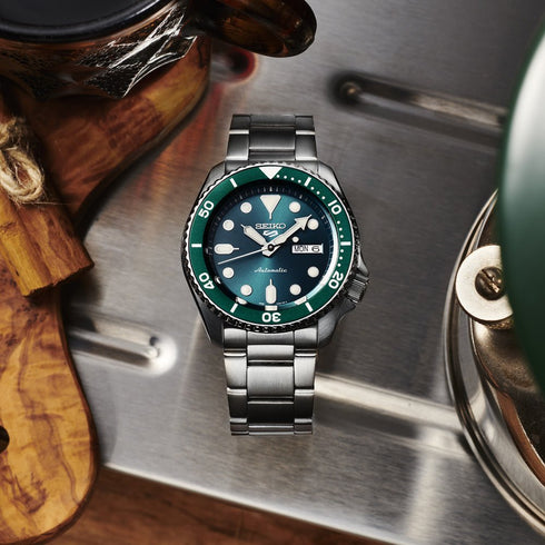 SEIKOSeiko 5 Sports SRPD61K1 42.5mm Men's Automatic Watch - Green Dial, Stainless Steel BraceletWATCHESEcecile