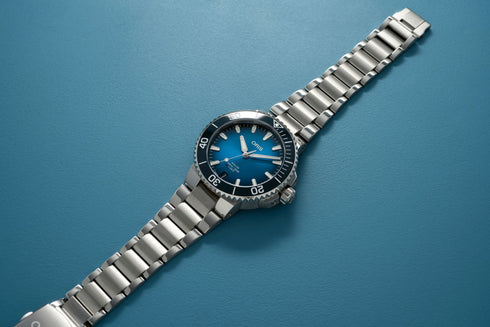 Oris Aquis Date Calibro 400 41,5 mm - Quadrante blu, bracciale in acciaio, riserva di carica di 5 giorni