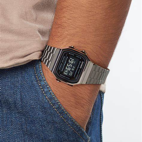 CASIO & VINTAGECasio A168WEGG - 1BEF Unisex Digital Watch - Black Ion - Plated Stainless Steel Band, Vintage StyleWATCHESEcecile