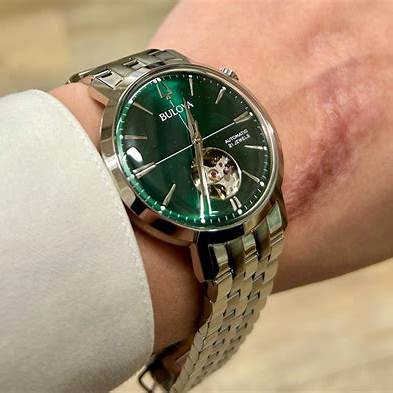 Orologio da uomo Bulova Classic Automatic 96A319 - Quadrante verde, bracciale in acciaio inossidabile