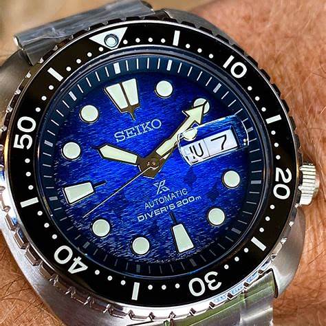 Seiko Prospex SRPE39K1 "Save The Ocean" Special Edition Men's Automatic Diver's Watch - 45mm Stainless Steel, Manta Ray Blue Dial