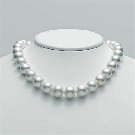 MILUNAMiluna PCL5286 Necklace - 18K White Gold with Pearl and Diamond AccentJEWELRYEcecile