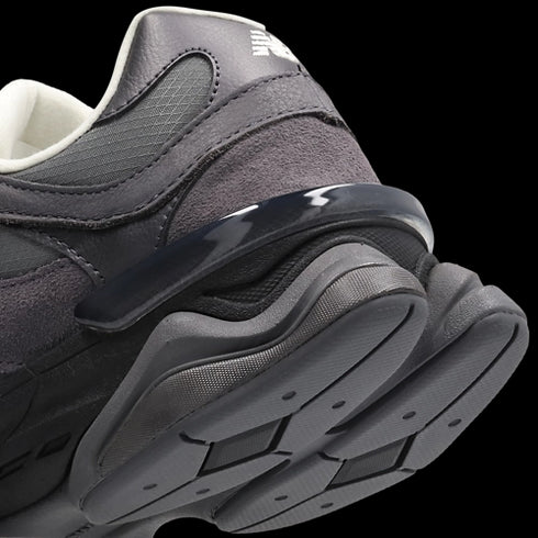 New Balance 9060 Gris foncé Noir Femme