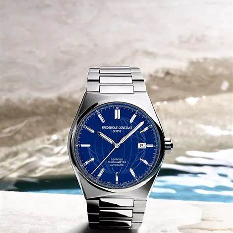 Frederique Constant Highlife Automatic COSC FC-303N4NH6B - Cadran bleu, bracelet en acier inoxydable
