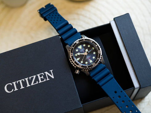 Reloj Citizen NY0040-17L Hombre - Esfera azul, caja de acero inoxidable y correa de caucho azul