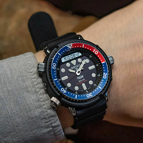 Seiko Prospex SNJ027P1 Reloj de buceo solar para hombre - Esfera negra, correa de silicona negra