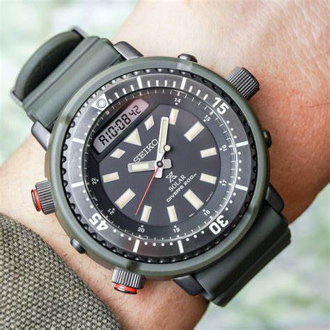 Seiko Prospex SNJ031P1 Reloj de buceo solar para hombre - Esfera negra, correa de silicona verde