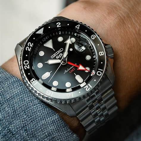 SEIKOSeiko 5 Sports SSK001K1 Automatic GMT Men's Watch - Black Dial, Steel BraceletWATCHESEcecile