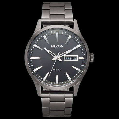 Nixon A1346-131 Sentry Solar Gunmetal 40 mm Orologio da uomo - Giorno/Data, 10 ATM