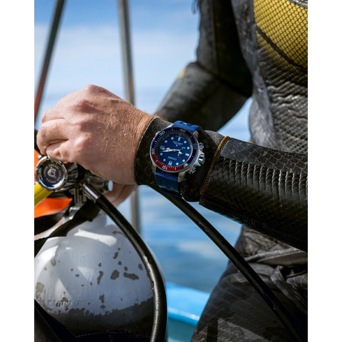 Reloj Citizen BN2038-01L Promaster Aqualand Eco-Drive Diver 200M para hombre, esfera azul, correa de poliuretano azul
