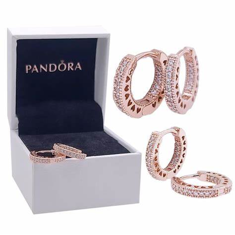 Pandora 286317C01 Pendientes de aro con pavé de corazones - bañados en oro rosa de 14k con circonita cúbica