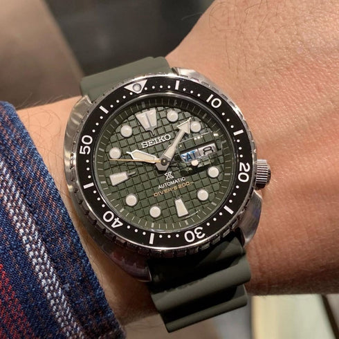 Reloj de buceo automático Seiko Prospex SRPE05K1 King Turtle esfera verde