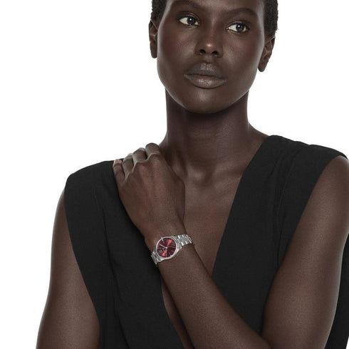 Gucci G-Timeless YA1265069 29 mm Quartz – Burgundy Dial, Steel Bracelet