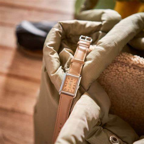 CASIO & VINTAGECasio LTP - B165L - 5BVEF Women's Watch - Salmon Dial, Leather StrapWATCHESEcecile