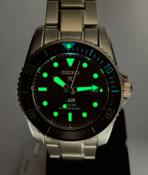 Reloj de hombre Seiko Prospex SNE575P1 PADI Solar Diver's 200m Black Dial
