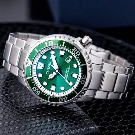 Citizen BN0158-85X Reloj de buceo Promaster Marine Eco-Drive para hombre - Caja de acero de 44 mm, esfera verde, brazalete de acero