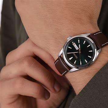 Seiko SUR449P1 Reloj de cuarzo para hombre, esfera verde, correa de piel marrón
