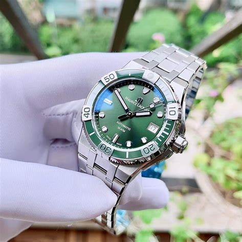 Maurice Lacroix AI6057-SSL5F-630-D Herrenuhr Aikon Venturer 38mm, grünes Zifferblatt, Edelstahlarmband