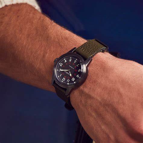 Bulova Hack 98A255 Orologio automatico da uomo - Cassa in acciaio inossidabile da 38 mm, quadrante nero, cinturino in pelle verde NATO