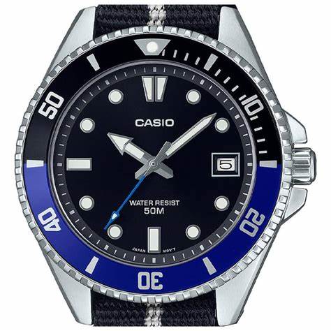 Orologio analogico Casio MDV-10C-1A2VEF da uomo, quadrante nero, cinturino in tessuto nero