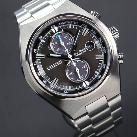 Citizen CA7090-87E Cronógrafo para hombre Eco-Drive Super Titanium, esfera negra, brazalete de titanio