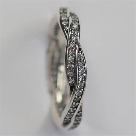 Pandora 190892CZ-58 Anillo Sparkling Twisted Lines - Plata de ley, Tamaño 58