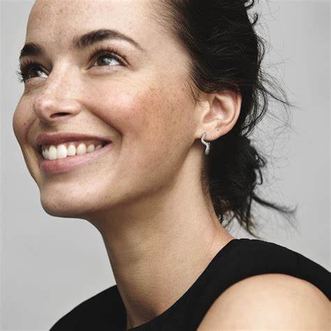 PANDORAPandora 292545C01 Sparkling Wave Hoop EarringsBIJOUXEcecile