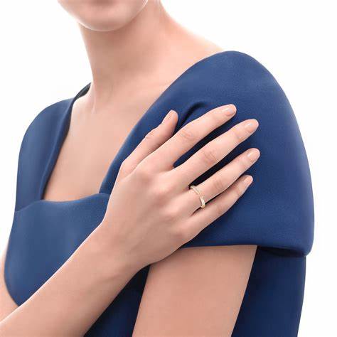 RECARLORecarlo R01FN001/G021 - 13 Open Linear Ring - 18K Yellow Gold, Baguette DiamondsJEWELRYEcecile