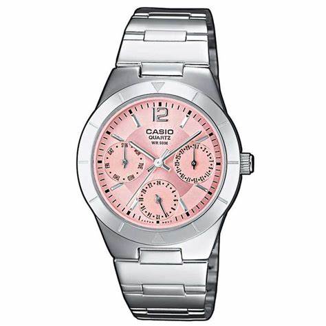 Orologio analogico Casio da donna LTP-2069D-4AVEG - Cassa in acciaio inossidabile da 31 mm, quadrante rosa, indicazione della data e dell'ora, impermeabilità di 50 m