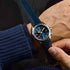 Seiko Prospex SPB377J1 Herren Automatik GMT Uhr - Alpinist Serie, Blaues Zifferblatt, Blaues Lederarmband