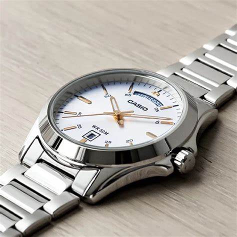 Casio MTP-1370D-7A2 Reloj cuarzo hombre - Esfera plateada, brazalete acero
