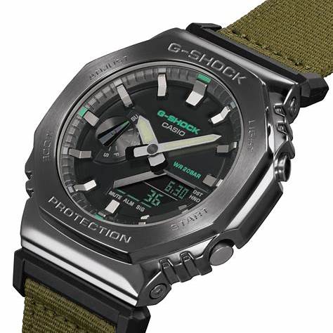 Orologio Casio G-SHOCK GM-2100CB-3AER da uomo - 44,5 mm, cassa in resina nera con lunetta in acciaio inossidabile, cinturino in tessuto verde