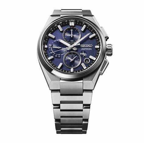 Orologio da uomo Seiko Astron GPS Solar Dual Time Chronograph SSH161J1 - Cassa e bracciale in titanio