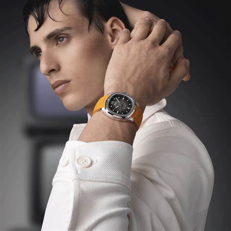 Orologio automatico da uomo Mido Multifort TV Big Date - Quadrante grigio sfumato, cinturino in gomma arancione