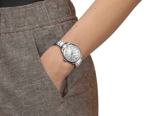Tissot PR 100 T150.210.11.031.00 34mm Quarzuhr - Silbernes Zifferblatt, Edelstahlarmband, Datumsanzeige