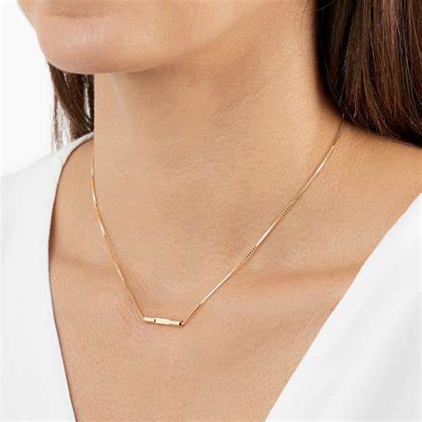 Gucci Link to Love 18ct Yellow Gold Engraved Bar Necklace - Model YBB662108001