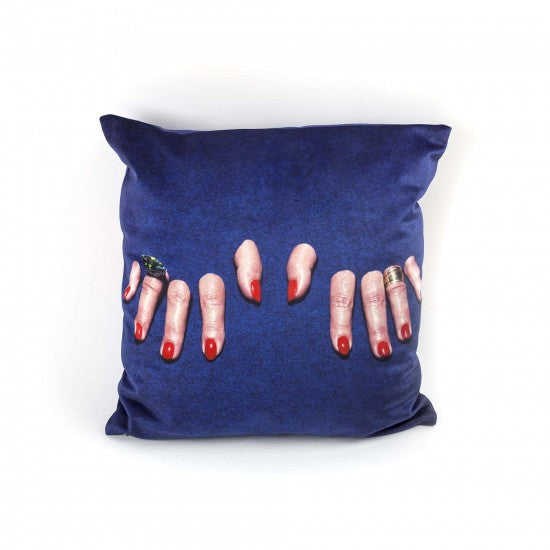 SELETTI TOILETPAPER FINGERS CUSHION